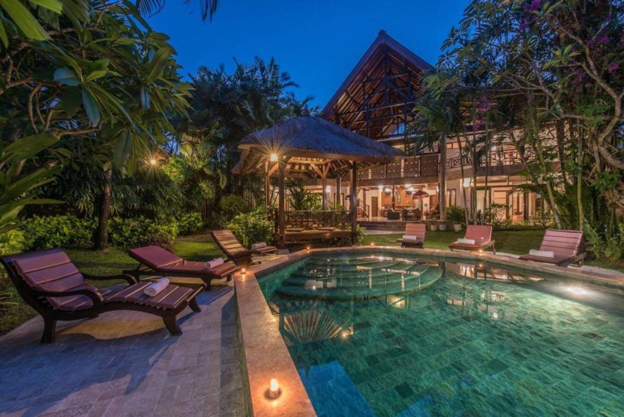 New Daria Villas Seminyak Екстериор снимка